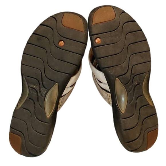 Clarks Unstructured Strappy Thong Sandals Slip On Leather White Womens Size 8M - Picture 4 of 5